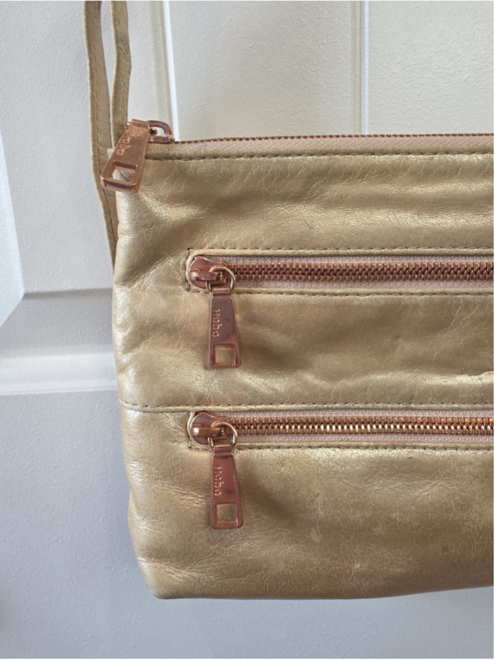 HOBO The Original Metallic Gold Leather Crossbody Bag Rose Gold Hardware Travel - Picture 6 of 16